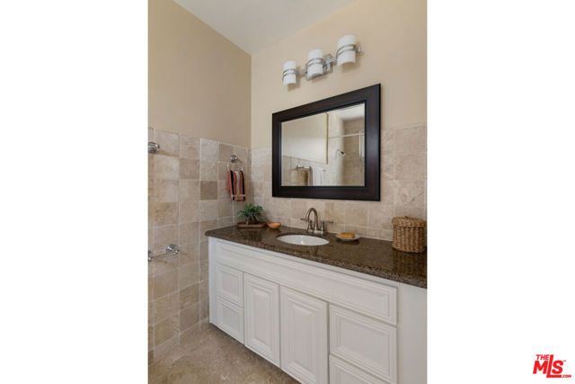 3751 Prestwick Drive, Los Angeles, CA 90027