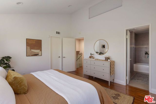 3751 Prestwick Drive, Los Angeles, CA 90027