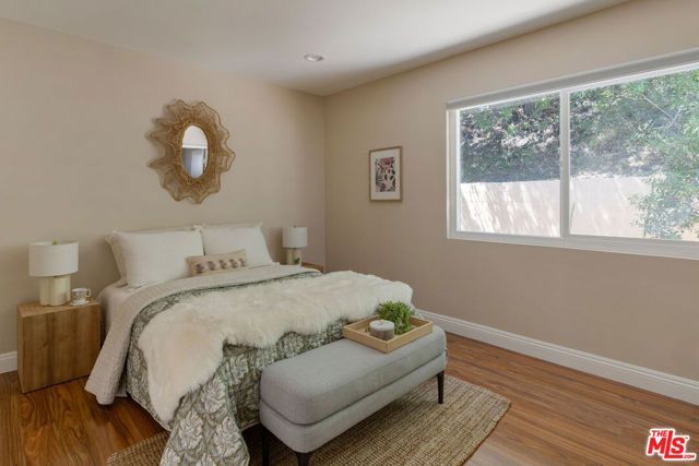 3751 Prestwick Drive, Los Angeles, CA 90027