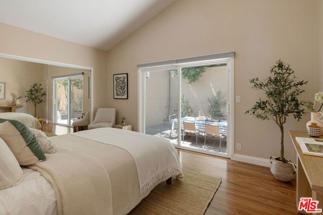 3751 Prestwick Drive, Los Angeles, CA 90027