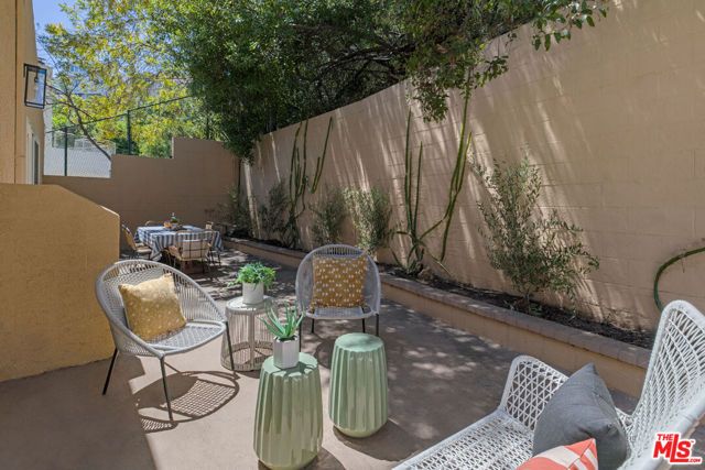 3751 Prestwick Drive, Los Angeles, CA 90027
