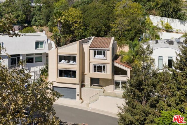 3751 Prestwick Drive, Los Angeles, CA 90027