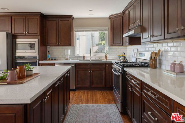 3751 Prestwick Drive, Los Angeles, CA 90027