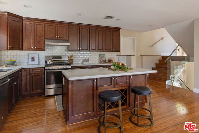 3751 Prestwick Drive, Los Angeles, CA 90027