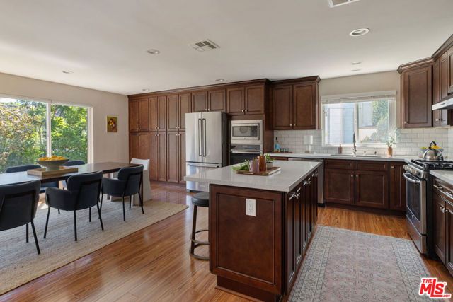 3751 Prestwick Drive, Los Angeles, CA 90027