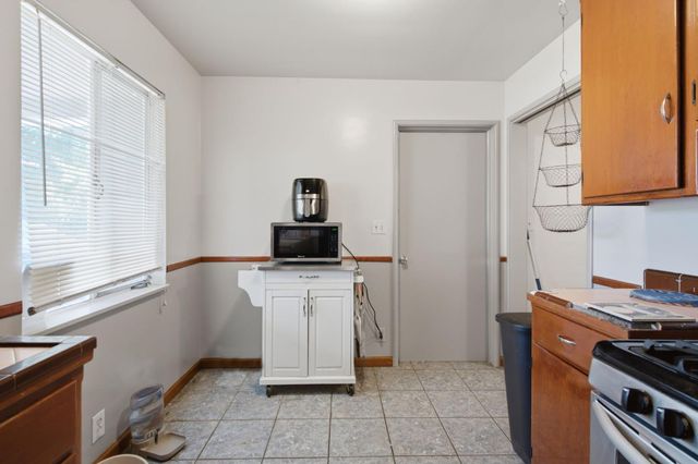 2868 De Ovan Ave, Stockton, CA 95204