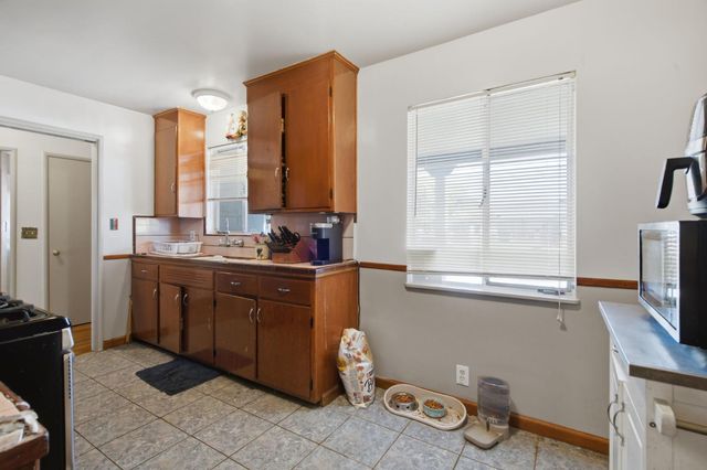 2868 De Ovan Ave, Stockton, CA 95204