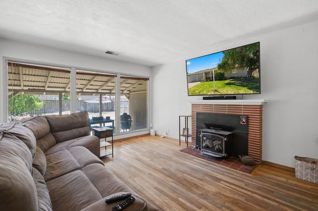 2868 De Ovan Ave, Stockton, CA 95204