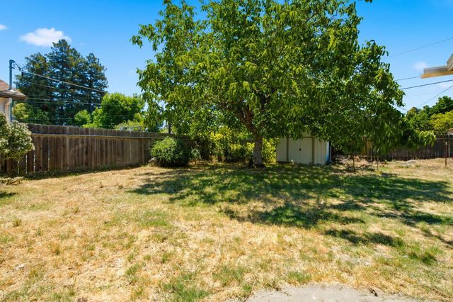 2868 De Ovan Ave, Stockton, CA 95204