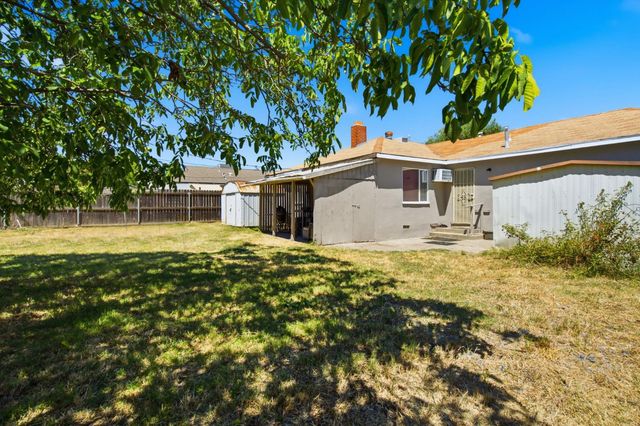 2868 De Ovan Ave, Stockton, CA 95204