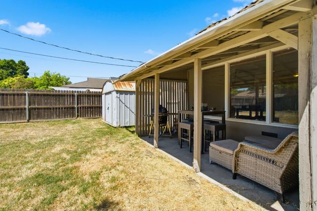 2868 De Ovan Ave, Stockton, CA 95204