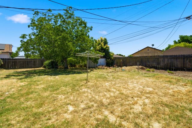 2868 De Ovan Ave, Stockton, CA 95204
