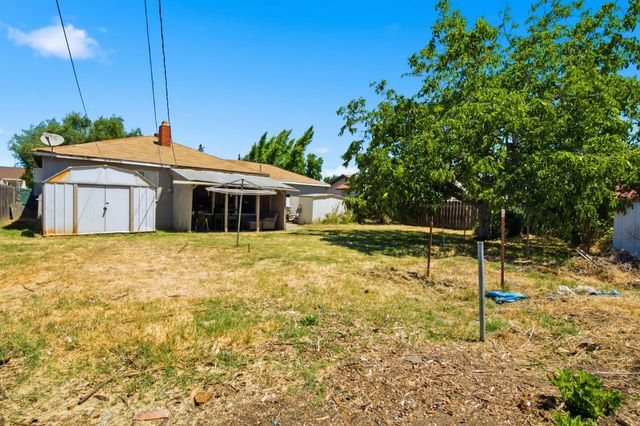 2868 De Ovan Ave, Stockton, CA 95204