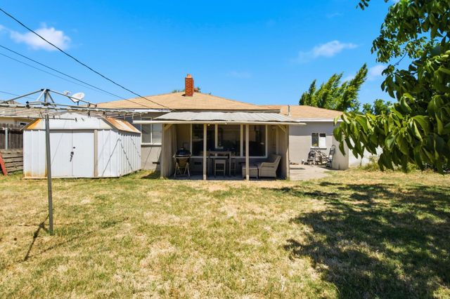 2868 De Ovan Ave, Stockton, CA 95204