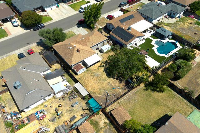2868 De Ovan Ave, Stockton, CA 95204