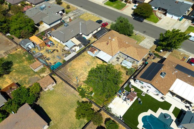 2868 De Ovan Ave, Stockton, CA 95204