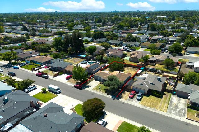 2868 De Ovan Ave, Stockton, CA 95204
