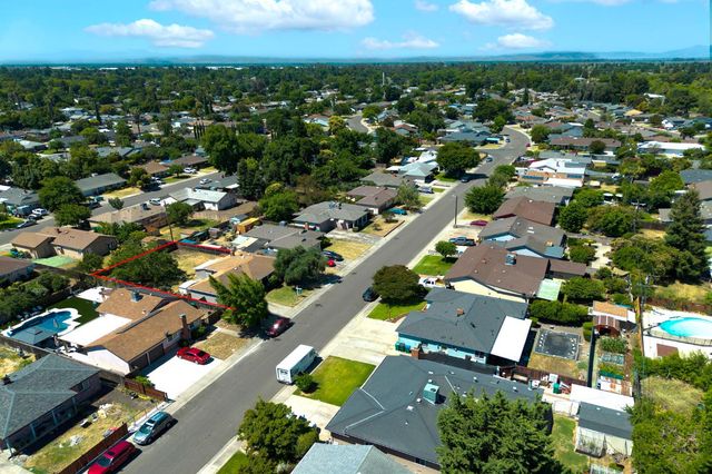 2868 De Ovan Ave, Stockton, CA 95204