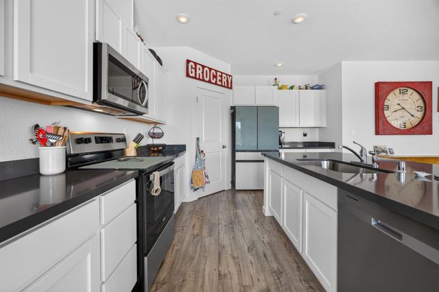 4901 Ambrosia Ct, Roseville, CA 95747