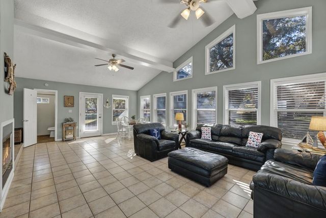 1518 Lakeside DR W, Canyon Lake, TX 78133