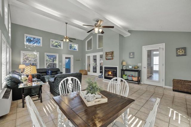 1518 Lakeside DR W, Canyon Lake, TX 78133