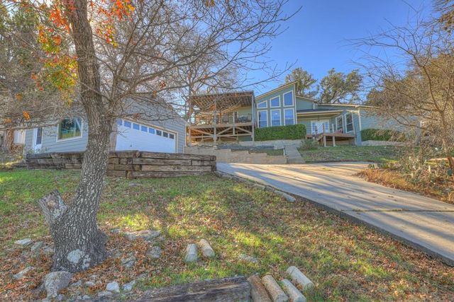 1518 Lakeside DR W, Canyon Lake, TX 78133