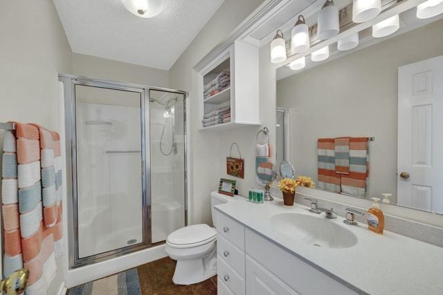1518 Lakeside DR W, Canyon Lake, TX 78133