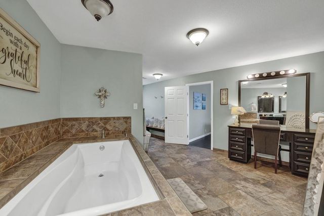 1518 Lakeside DR W, Canyon Lake, TX 78133