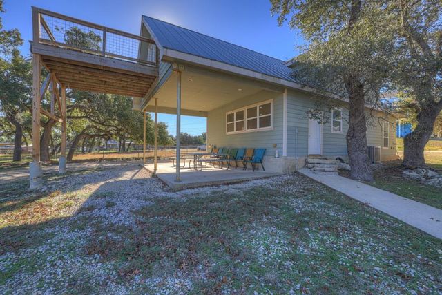 1518 Lakeside DR W, Canyon Lake, TX 78133