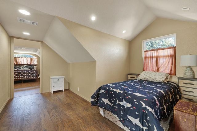 1518 Lakeside DR W, Canyon Lake, TX 78133