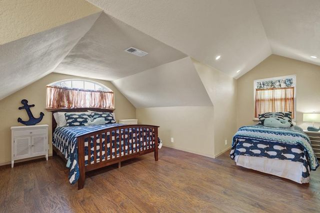 1518 Lakeside DR W, Canyon Lake, TX 78133