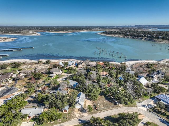 1518 Lakeside DR W, Canyon Lake, TX 78133