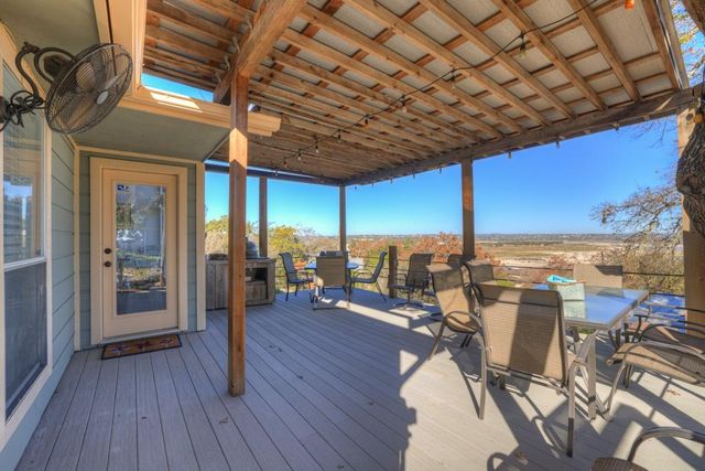 1518 Lakeside DR W, Canyon Lake, TX 78133