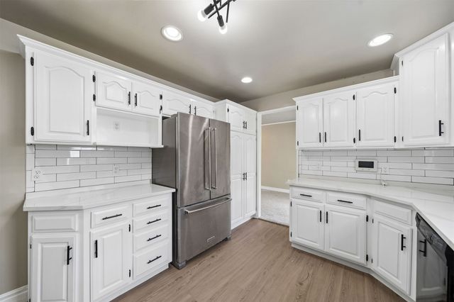 220 E 8th Street, Claremore, OK 74018