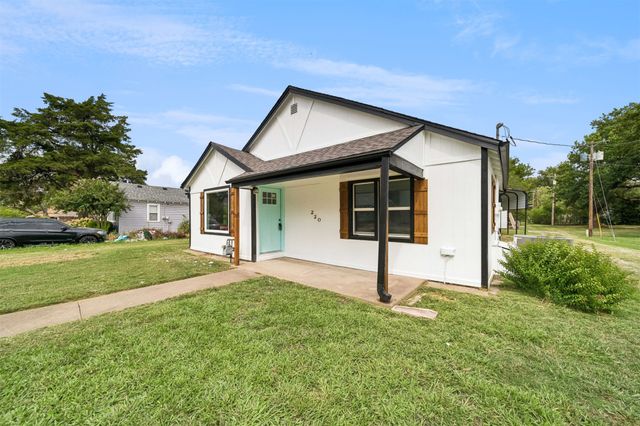 220 E 8th Street, Claremore, OK 74018