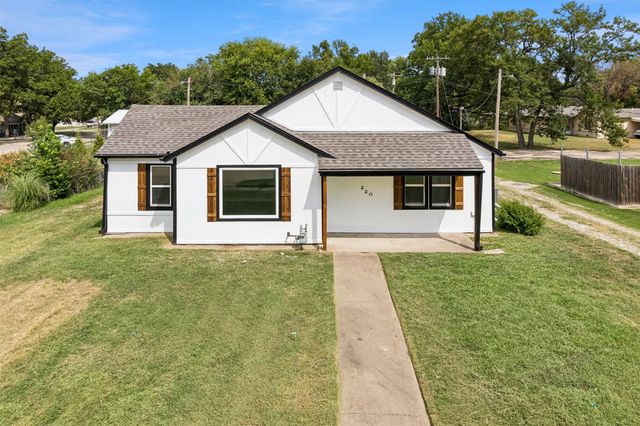 220 E 8th Street, Claremore, OK 74018