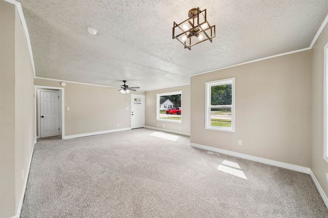 220 E 8th Street, Claremore, OK 74018