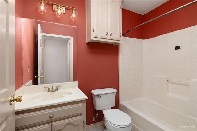 192 Laureles Drive, Elsa, TX 78543