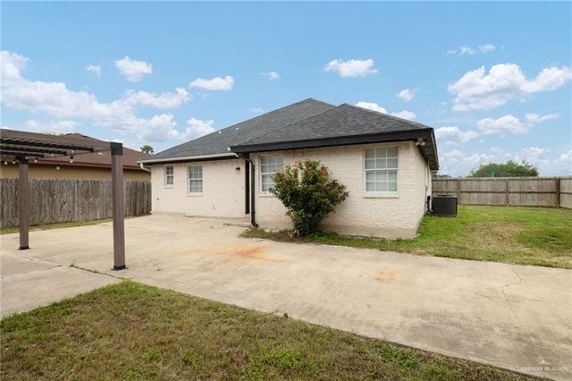 192 Laureles Drive, Elsa, TX 78543