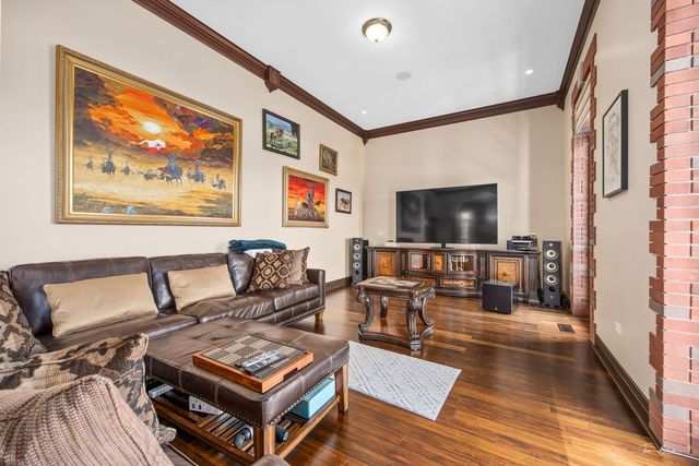 3015 Lincoln Road, Oak Brook, IL 60523