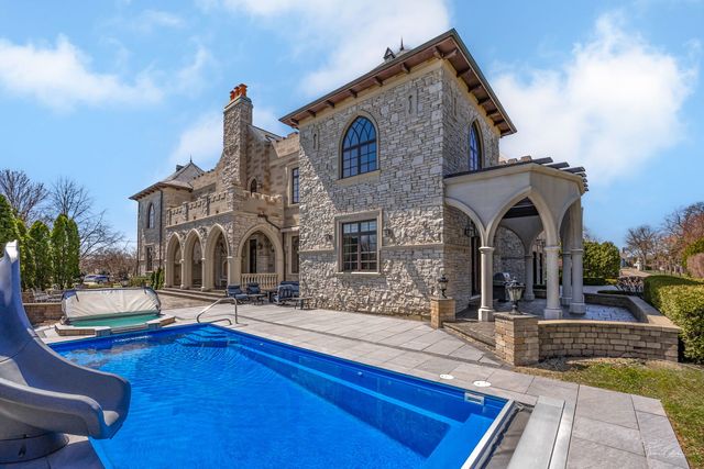 3015 Lincoln Road, Oak Brook, IL 60523