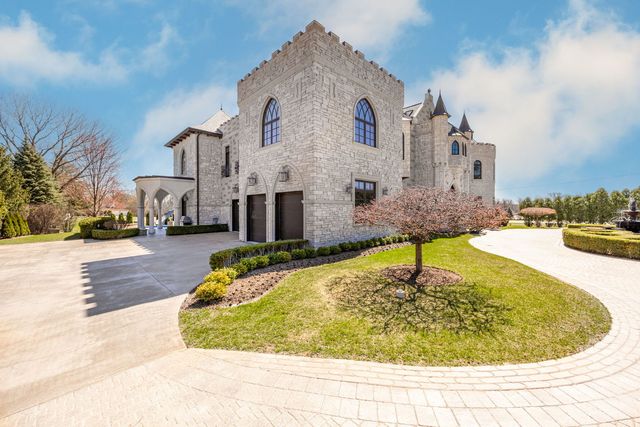 3015 Lincoln Road, Oak Brook, IL 60523
