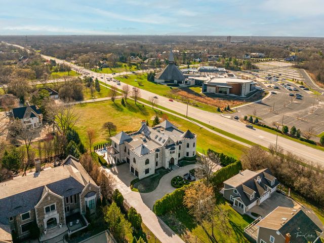 3015 Lincoln Road, Oak Brook, IL 60523