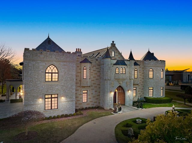 3015 Lincoln Road, Oak Brook, IL 60523