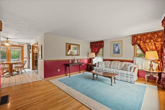 104 Leonard Farm Rd, Abington, MA 02351