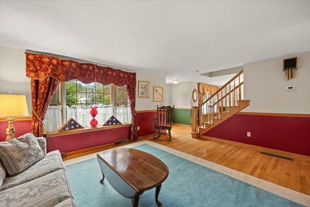 104 Leonard Farm Rd, Abington, MA 02351