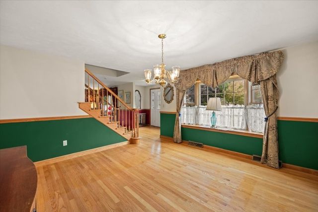 104 Leonard Farm Rd, Abington, MA 02351