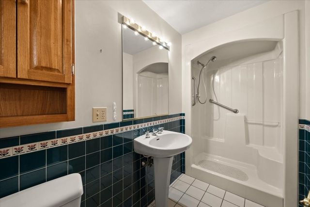 104 Leonard Farm Rd, Abington, MA 02351