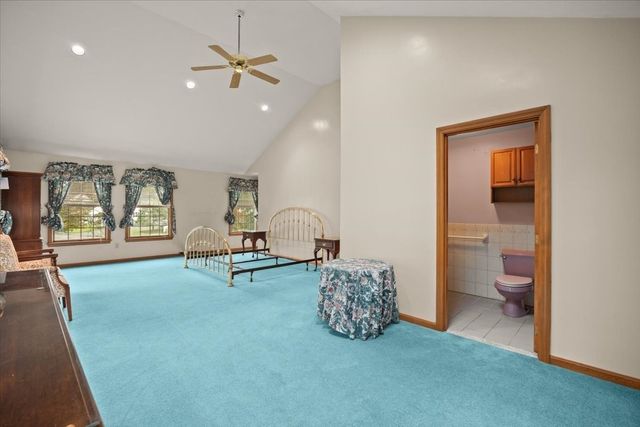 104 Leonard Farm Rd, Abington, MA 02351