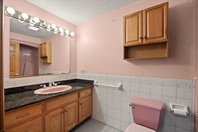 104 Leonard Farm Rd, Abington, MA 02351